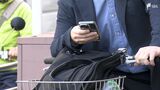 「ながらスマホ」は6か月以下の懲役 または10万円以下の罰金です「改正道路交通法」施行初日の通勤通学風景を見てみた | 静岡のニュース | SBSNEWS | 静岡放送
