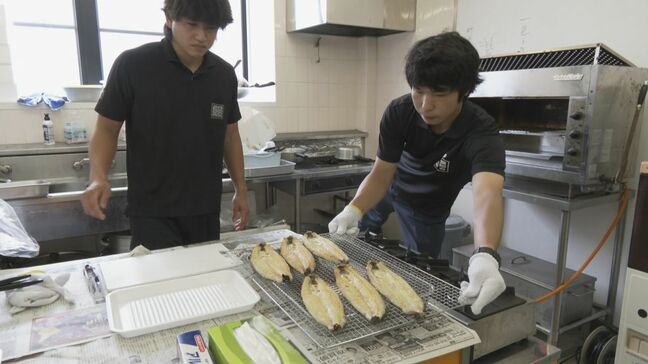 稚魚のシラスウナギ豊漁で｢価格は徐々に下がっていくと思う｣ 7月26日の｢土用の丑の日｣前に“一色うなぎ”の試食会  愛知・西尾市|TBS NEWS DIG