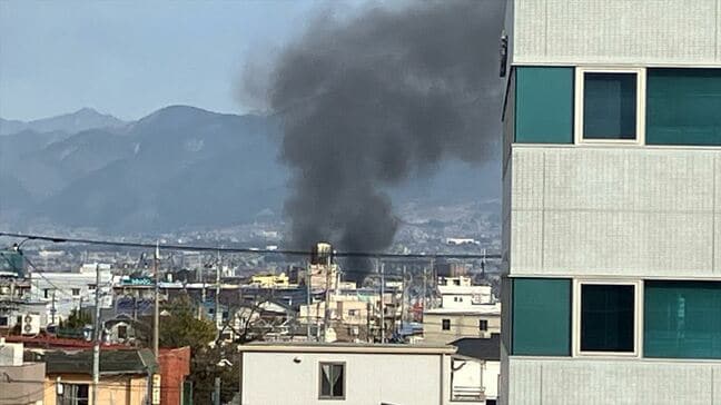 【速報】甲府市内で火事 車両置き場の車やタイヤが延焼中|TBS NEWS DIG
