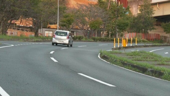 道路の合流地点で軽トラックとタンクローリーが出合い頭に衝突 軽トラックの男性(73)死亡 愛媛・内子町|TBS NEWS DIG