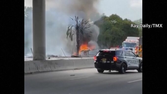 米南部で小型機が墜落し3人死亡　空の事故相次ぐ|TBS NEWS DIG