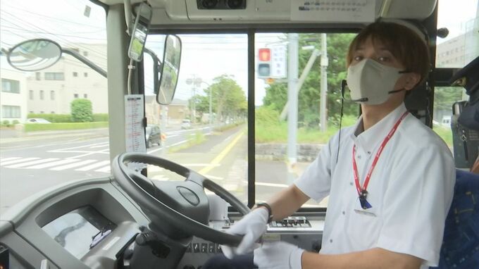 「2024年問題」運転手不足の路線バス　高卒採用で初の「20歳バスドライバー」誕生　憧れは同じ職場の先輩「父」|TBS NEWS DIG