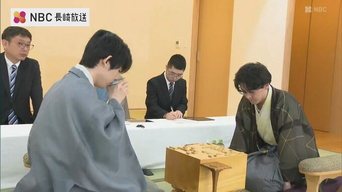 将棋の王位戦2日目の対局再開 火災報知器誤作動の影響で2時間遅れ|TBS NEWS DIG