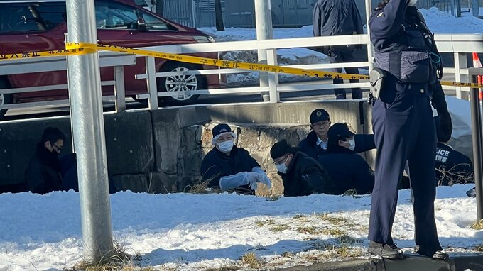 遺体の傷み激しく一部白骨化　死後長時間経過か　札幌市中心部の川の付近で性別と年齢がわからない遺体発見　服や靴も着用した状態　警察が死因や身元の特定進める　|　北海道のニュース｜HBC北海道放送