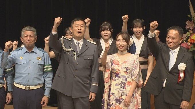 俳優の内藤剛志さんが警視庁の交通安全イベントにゲストとして登場し自転車の安全運転呼びかけ　東京・文京区|TBS NEWS DIG