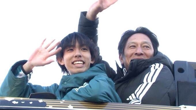 青山学院大 箱根駅伝優勝パレードに約3万人 原監督「来年も必ず勝ちます！」MVP黒田「今年が一番名前を呼んでもらえた」|TBS NEWS DIG