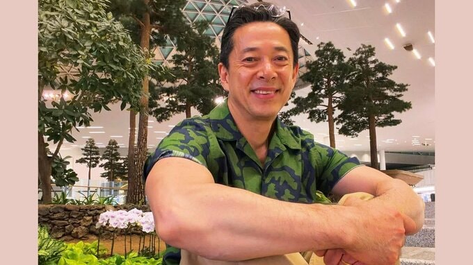 【 西川忠志 】韓国での “くつろぎショット” に反響　「力抜け具合が、かっこいい」|TBS NEWS DIG