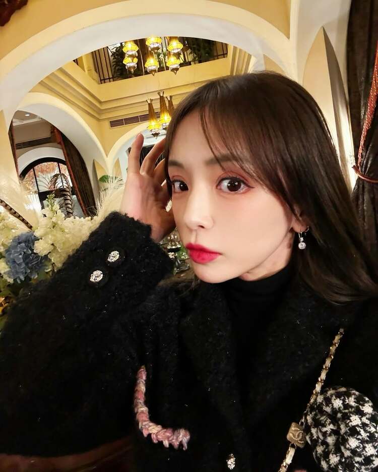 浜崎あゆみ】 アジアツアーのオフショット 「黒コーデかんわいい