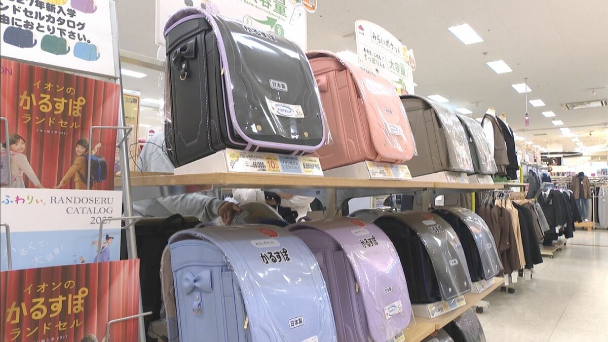 深刻化するランドセル症候群　児童の9割が「重い」と回答　軽量化、低価格モデル投入…多様化する令和の“ラン活”