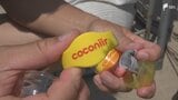 海水浴場で迷子と保護者の再会いち早く デジタル技術使ったリストバンド「ココニール」試験運用=静岡・下田市白浜大浜海水浴場|TBS NEWS DIG