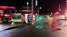 車3台が絡む事故で1人が死亡、1人が意識不明の重体、2人がケガ　信号のある交差点…どちらかが信号無視か（山形・鶴岡市）|TBS NEWS DIG