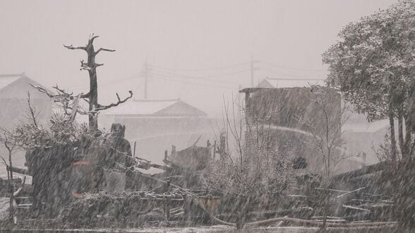 「納屋のような建物が燃えている」未明に住宅焼ける火事　家屋と納屋が全焼か　住人男性(94)と連絡取れず　富山・小矢部市　|　富山のニュース｜天気・防災｜チューリップテレビ