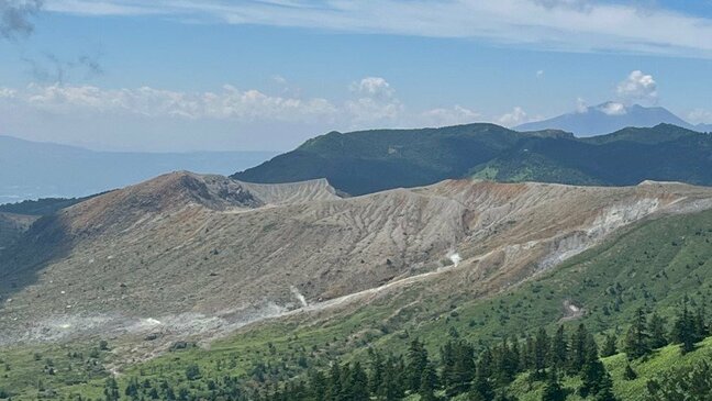 長野・群馬両県にまたがる草津白根山　湯釜付近で火山活動が高まる　噴火警戒レベルを「２」に引き上げ　気象庁|TBS NEWS DIG