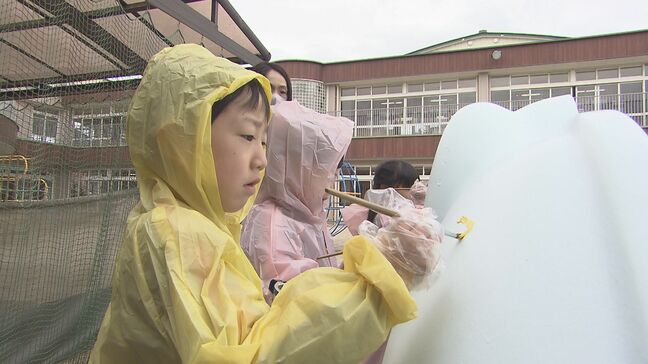 幼稚園児がすべり台にお絵かき…卒園記念の思い出作り、塗装会社がお手伝い　福島・郡山市|TBS NEWS DIG
