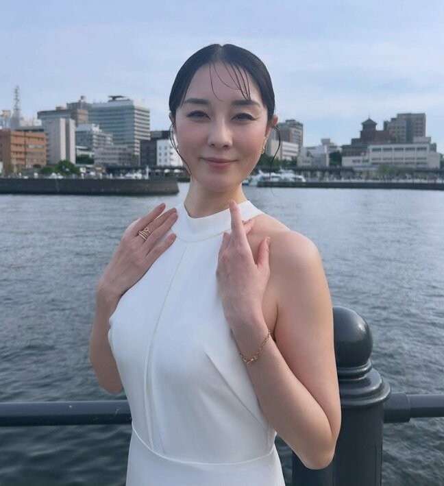 【 伊藤歩 】 純白ドレス披露 圧倒的スタイルに「女神すぎる」「可愛さと優雅さ感じる」 反響相次ぐ |TBS NEWS DIG