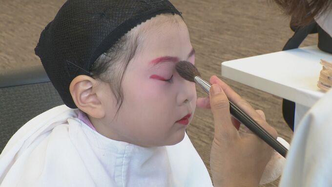 珠姫役「お花のところがかわいい」 金沢百万石まつりの開催を前に出演者が衣装合わせ　|　石川県のニュース｜MRO北陸放送