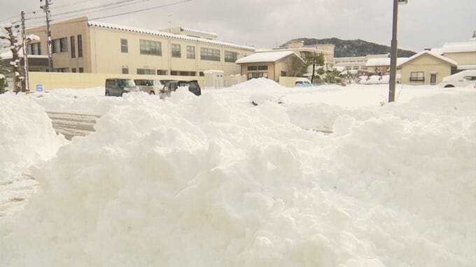 鳥取市で6時間に30センチの降雪　交通機関乱れる　鳥取県に顕著な大雪に関する気象情報|TBS NEWS DIG