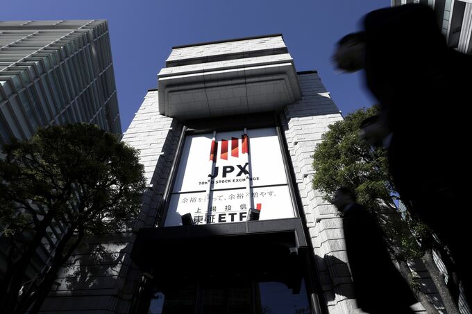 日本株は半導体関連が安い、防衛関連は上昇－米ＣＰＩ控え指数小動き