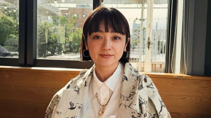 【 安達祐実 】　やさしい笑顔の最新ショットを公開　「ほどよく息抜きしながら」の前向きな姿勢にファン共感|TBS NEWS DIG
