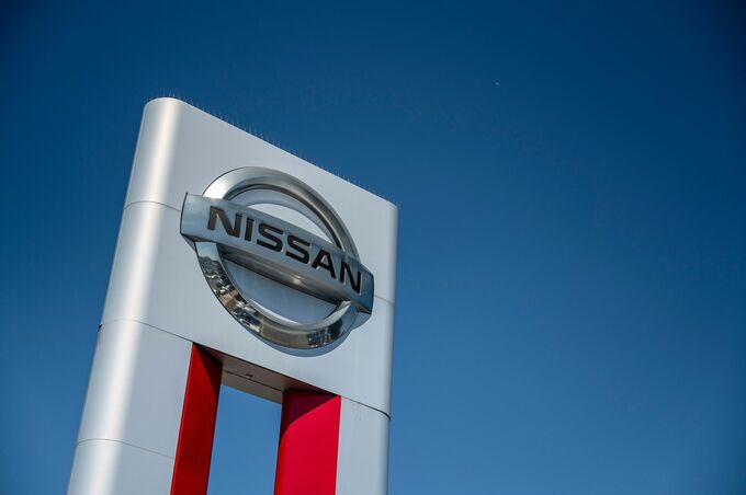 日産が世界で9000人削減へ、今期営業益予想1500億円に下方修正