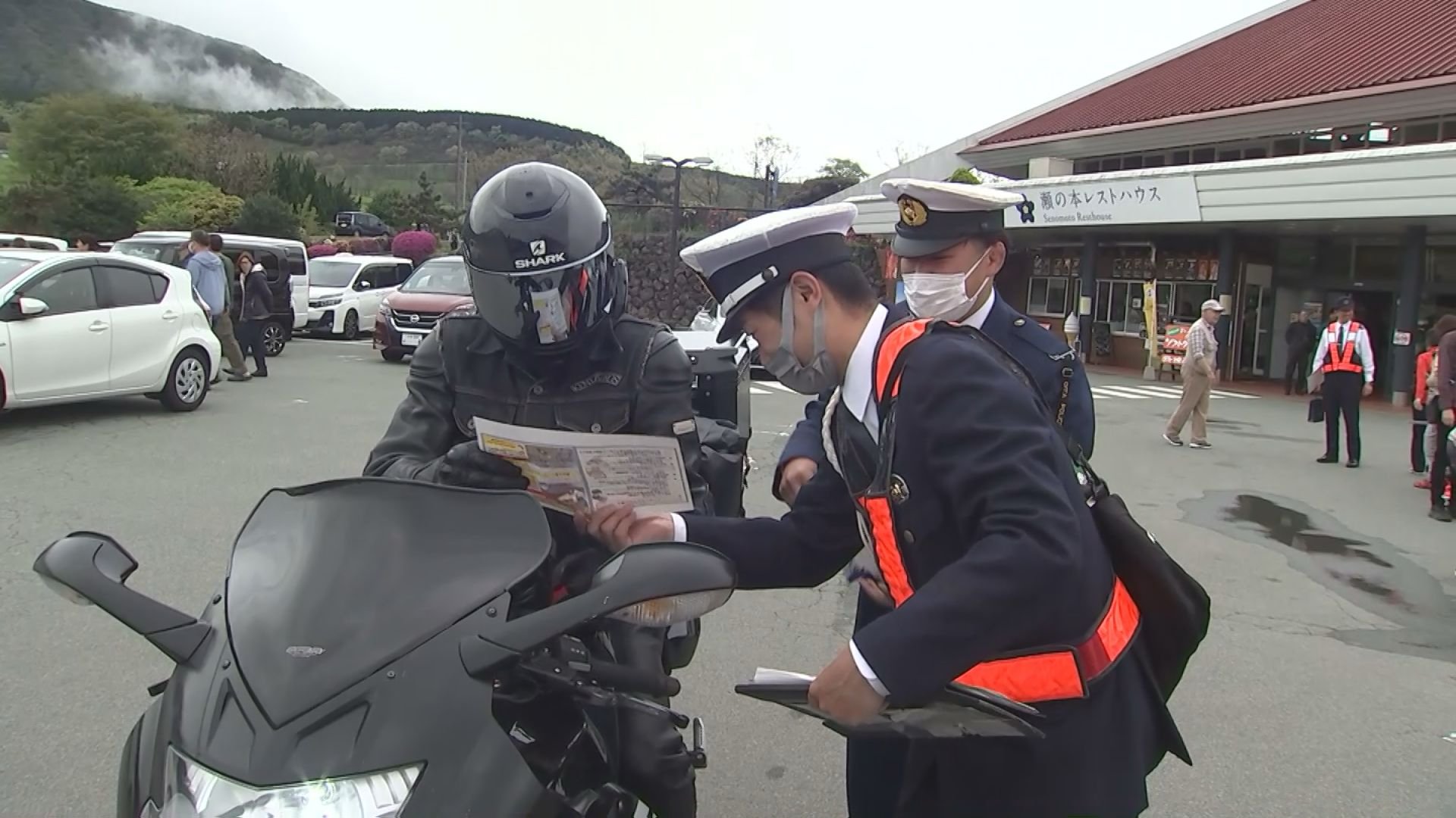 大分・熊本県警がタッグ　ツーリングバイク事故防止を呼びかけ