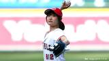 世界ジュニア4連覇、島田麻央がドジャース戦で始球式　大谷翔平の活躍に「私もパワーをもらって頑張れたら」【フィギュア】|TBS NEWS DIG