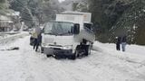 複数台の車がスタックし、トラックなどが立ち往生　圧雪がとけ始め、デコボコのシャーベット状に…約1キロをバックで戻ることに　島根県松江市　|　BSSニュース | BSS山陰放送