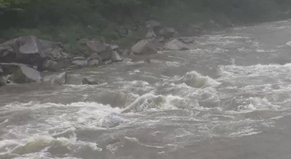 茶色く濁った水が激しく流れて…長野・木曽町に「レベル4土砂災害危険警報」9日夜遅くにかけて大気の状態が非常に不安定の見込み…特急「しなの」始発から長野と松本の間の折り返し運転　|　SBC NEWS | 長野のニュース | SBC信越放送