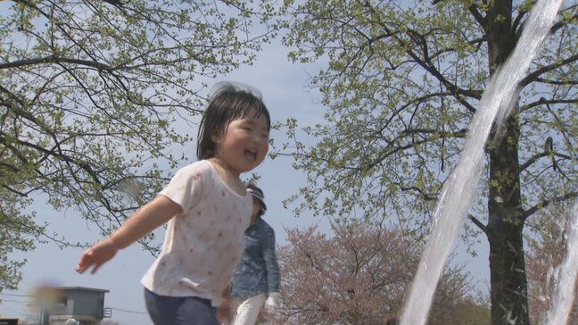 富山で26.9℃…6月下旬並みの季節外れの暑さに　噴水で水遊びする子どもも　18日はさらに気温が上がる予想|TBS NEWS DIG