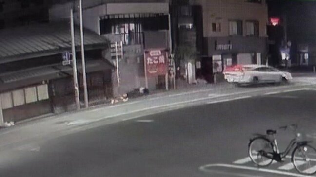 パトカー追跡中の乗用車が原付バイクをはねて逃走 ひき逃げ容疑で24歳男を逮捕 愛媛・松山市|TBS NEWS DIG