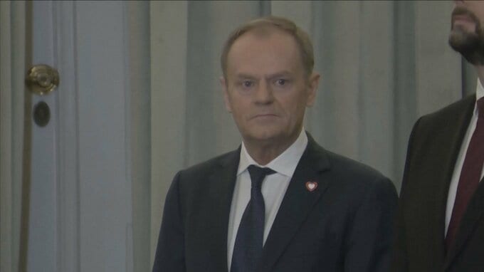 ポーランドで8年ぶり政権交代　前EU大統領が首相に就任|TBS NEWS DIG