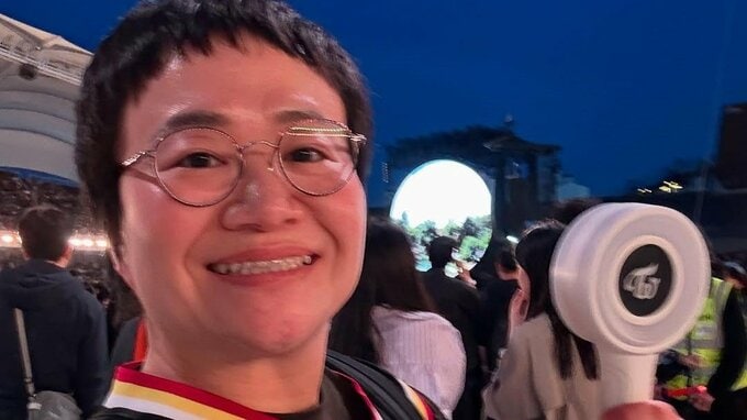 【近藤春菜】推し活で弾丸一人韓国旅に「良い笑顔〜onceの鏡」「オタクの熱量まじやばすぎ」「行動力、尊敬♡推し活の鏡」|TBS NEWS DIG