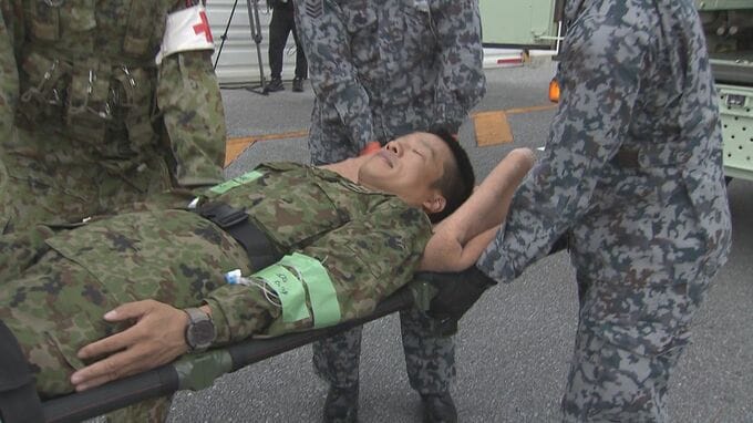 離島の戦闘を想定 負傷した自衛隊員を後方搬送する訓練に予備自衛官が初参加 空自那覇基地|TBS NEWS DIG