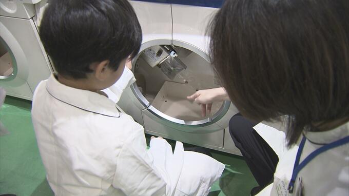 薬剤師体験も！子どもから高齢者まで健康について学ぶ　「青森ドラッグストアショー」開催　青森県青森市|TBS NEWS DIG