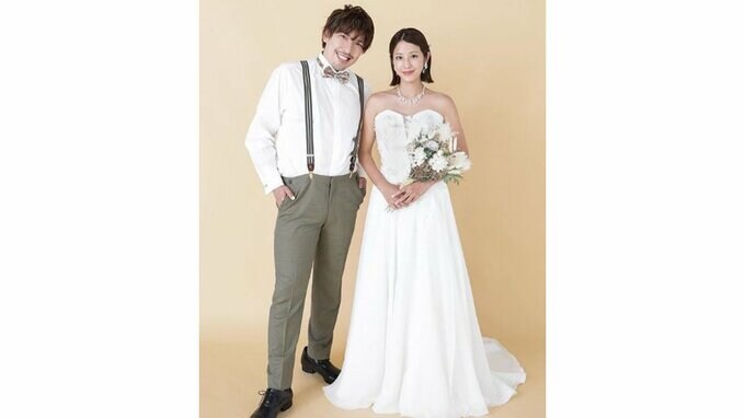 ＥＸＩＴ・りんたろー。(36)さん　SNSで結婚コメント発表　グラドル・本郷杏奈(30)さんと幸せ2ショット写真で報告「笑いの絶えない健やかで少しおバカな家庭を」|TBS NEWS DIG