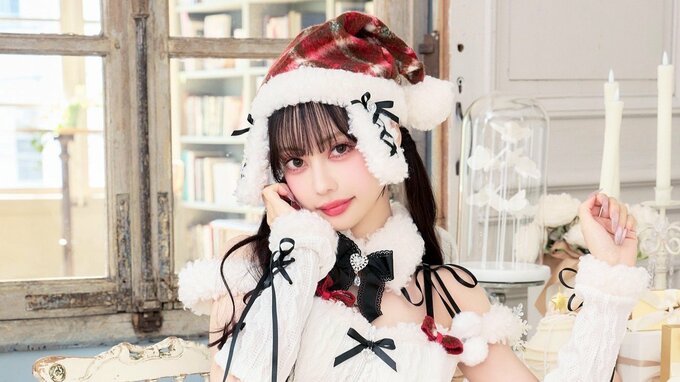 【中村雅俊・五十嵐淳子夫妻の三女】中村里砂「今年のクリスマスツリーはこれっ」3変化のサンタコスチュームで彩る特別な一日|TBS NEWS DIG