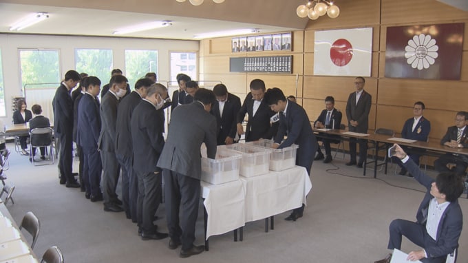 自民党総裁選挙　山形県連で開票作業　投票率75.08% で前回よりアップ　期待度も心配も多い？　|　山形のニュース│TUYテレビユー山形