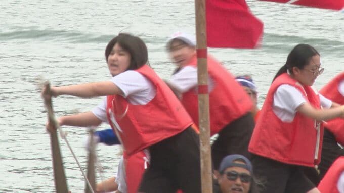 伝統の“和船競漕大会”小・中学生がろをこぎ進む「卒業したあとも続けていってほしい」|TBS NEWS DIG