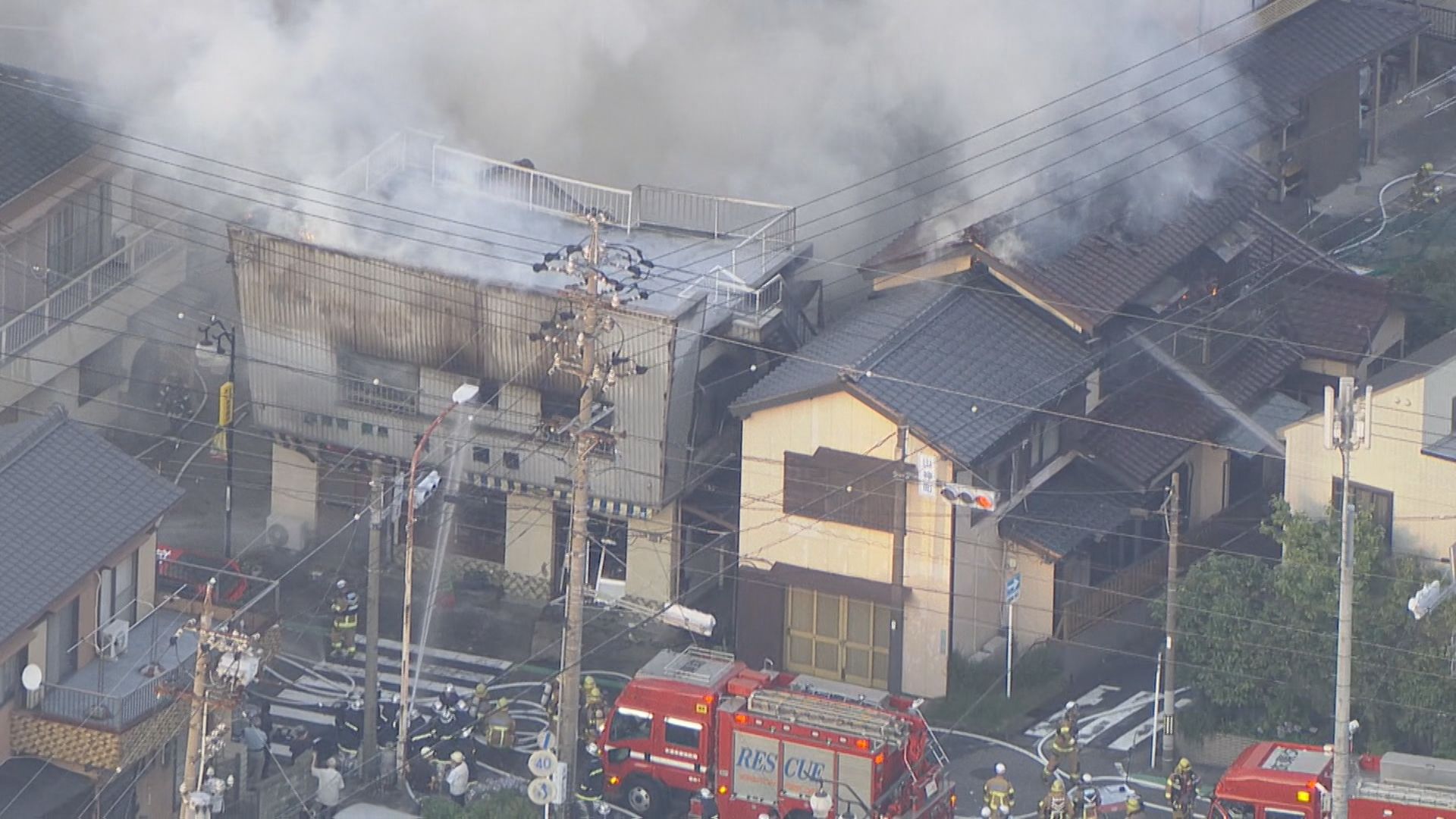 死因は焼死と見られる　焼け跡から年齢性別不明の1人の遺体を発見　連絡が取れていない住人の80歳女性か