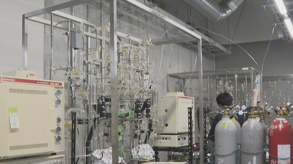 山梨大学に新しい研究棟「ゼロエミッションみらいラボ」完成　学生・企業が利用可能なカーボンニュートラルに関する研究設備が設けられる