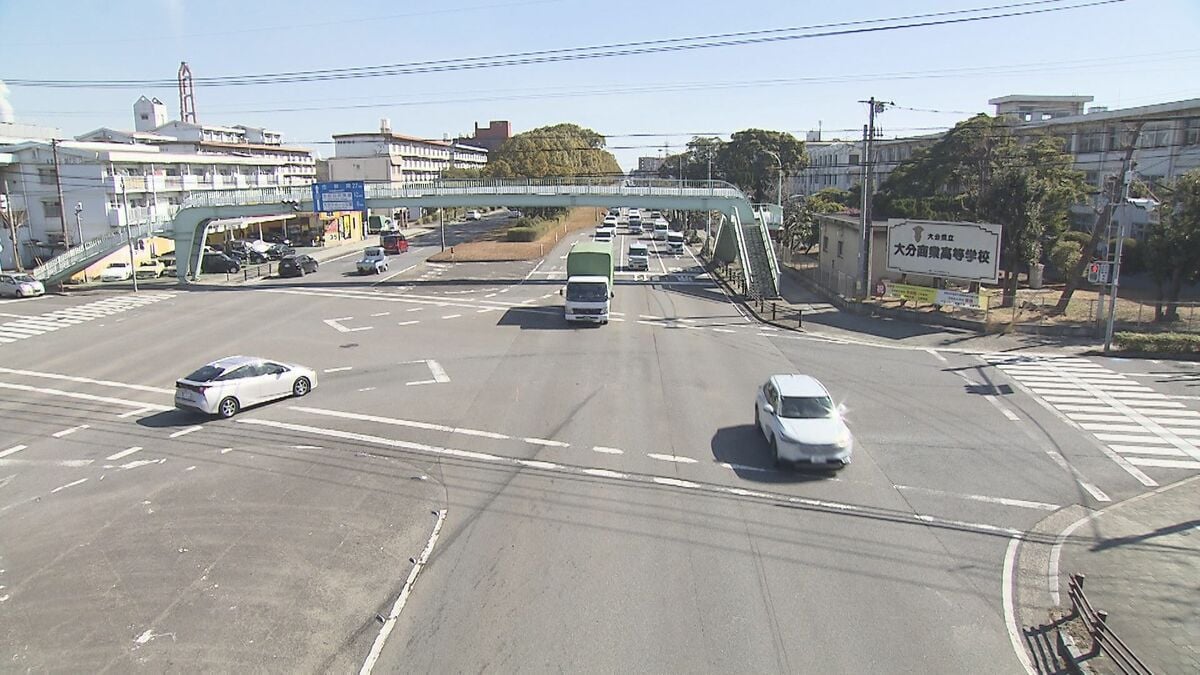 赤信号と認識し停止せず死亡事故　危険運転致死容疑を適用、トラック運転手の43歳男を逮捕　大分