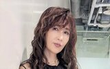【 工藤静香 】 山形でのライブを報告 「今日は花道動線がありました!」 エスコートは「ファンクラブの人々です。工藤とファンの歴史を感じる瞬間の一コマです❤」|TBS NEWS DIG