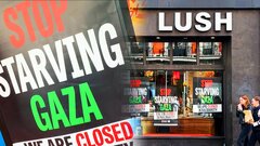 英LUSH全店舗一日閉鎖　「ガザの飢餓を止めよう」連帯示すキャンペーン活動を実施| TBS CROSS DIG with Bloomberg