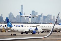 ユナイテッド航空機、着陸直前に高速道路の街灯柱とトラックに接触| TBS CROSS DIG with Bloomberg