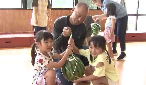 「たのしみ！丸ごと食べたい」特産のスイカをJAが地元の保育園にプレゼント　71の保育園と幼稚園に209玉を贈呈　|　SBC NEWS | 長野のニュース | SBC信越放送