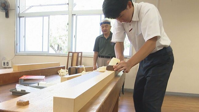 高校生がカンナ削り体験　木工職人から学ぶものづくりの魅力　大分|TBS NEWS DIG