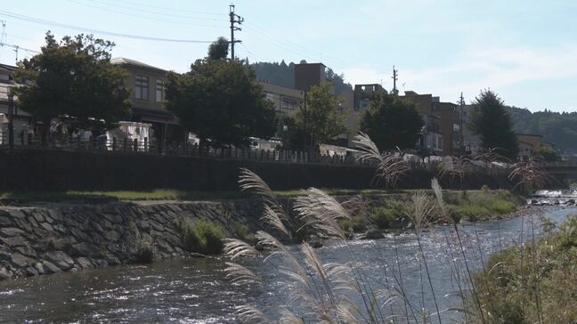 秋の訪れを感じさせられる朝に…観光客が朝市など楽しむ 寒暖差に注意が必要 岐阜・高山市 |TBS NEWS DIG