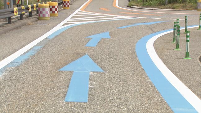 「どちらに進むべきか訴える対策を」能越自動車道で逆走対策工事…灘浦ICに矢印の新規設置や車線を塗りなおし 富山・氷見市|TBS NEWS DIG