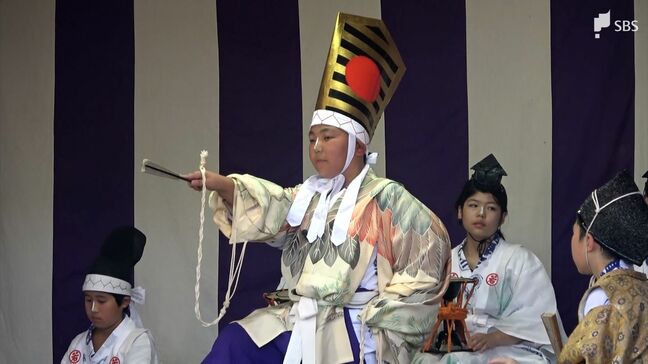 伝統の舞「稲取子供三番叟」を披露 江戸時代末期に歌舞伎役者から伝えられた静岡・東伊豆町の無形文化財|TBS NEWS DIG