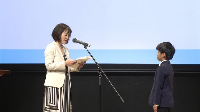 「誰もが幸せで安全に生活できるように…」小学４年生が金賞獲得　世界ハビタット・デー記念絵画コンクール表彰式|TBS NEWS DIG